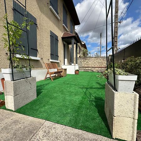 Love Room Avec Jacuzzi Proche Paris Et Roissy Cdg Persan Exterior photo